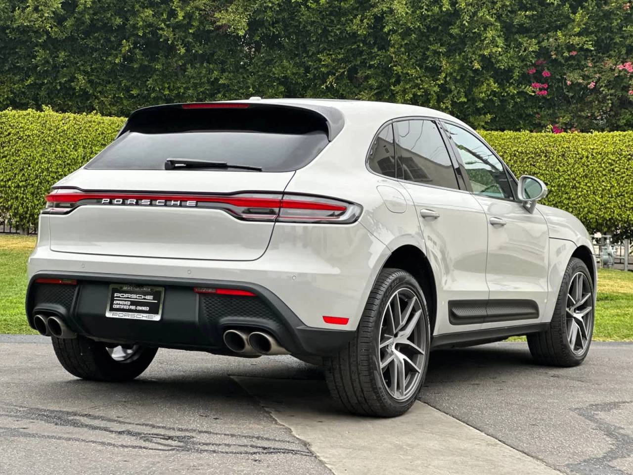 2025 Porsche Macan S