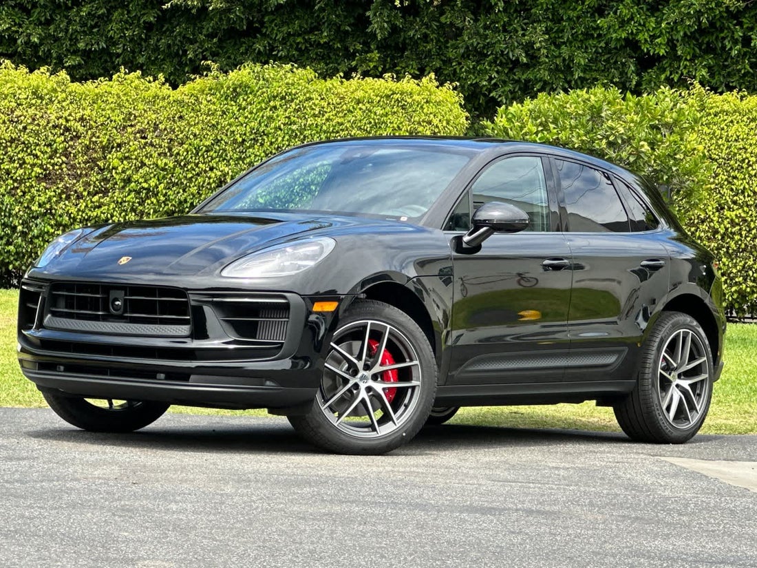 2026 Porsche Macan S — photo 1 of 32