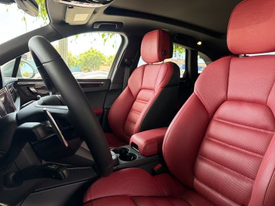 2026 Porsche Macan Macan S
