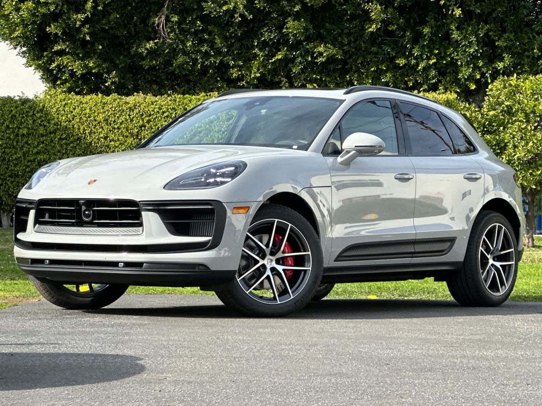 2026 Porsche Macan S — photo 1 of 33