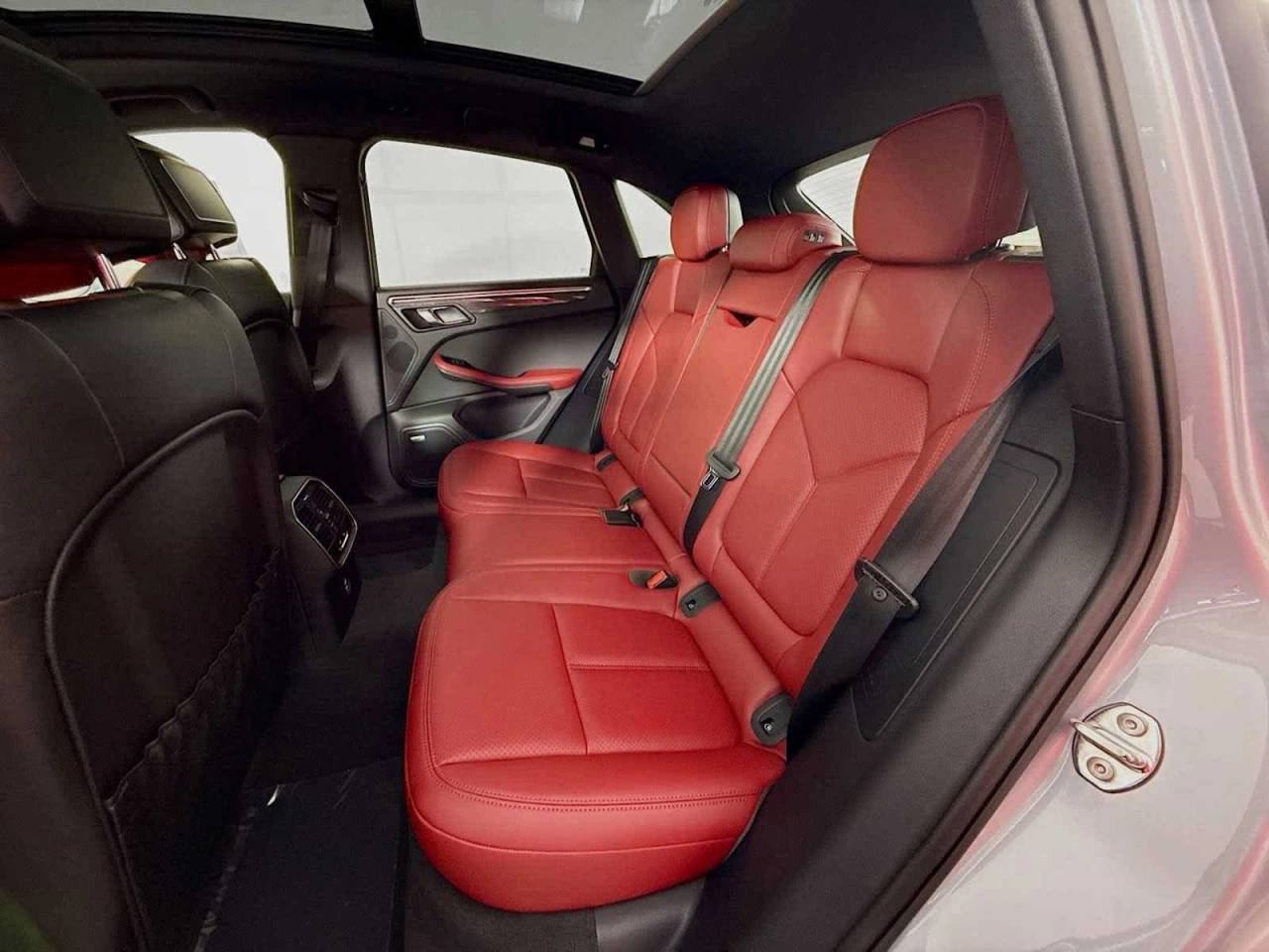 2025 Porsche Macan S