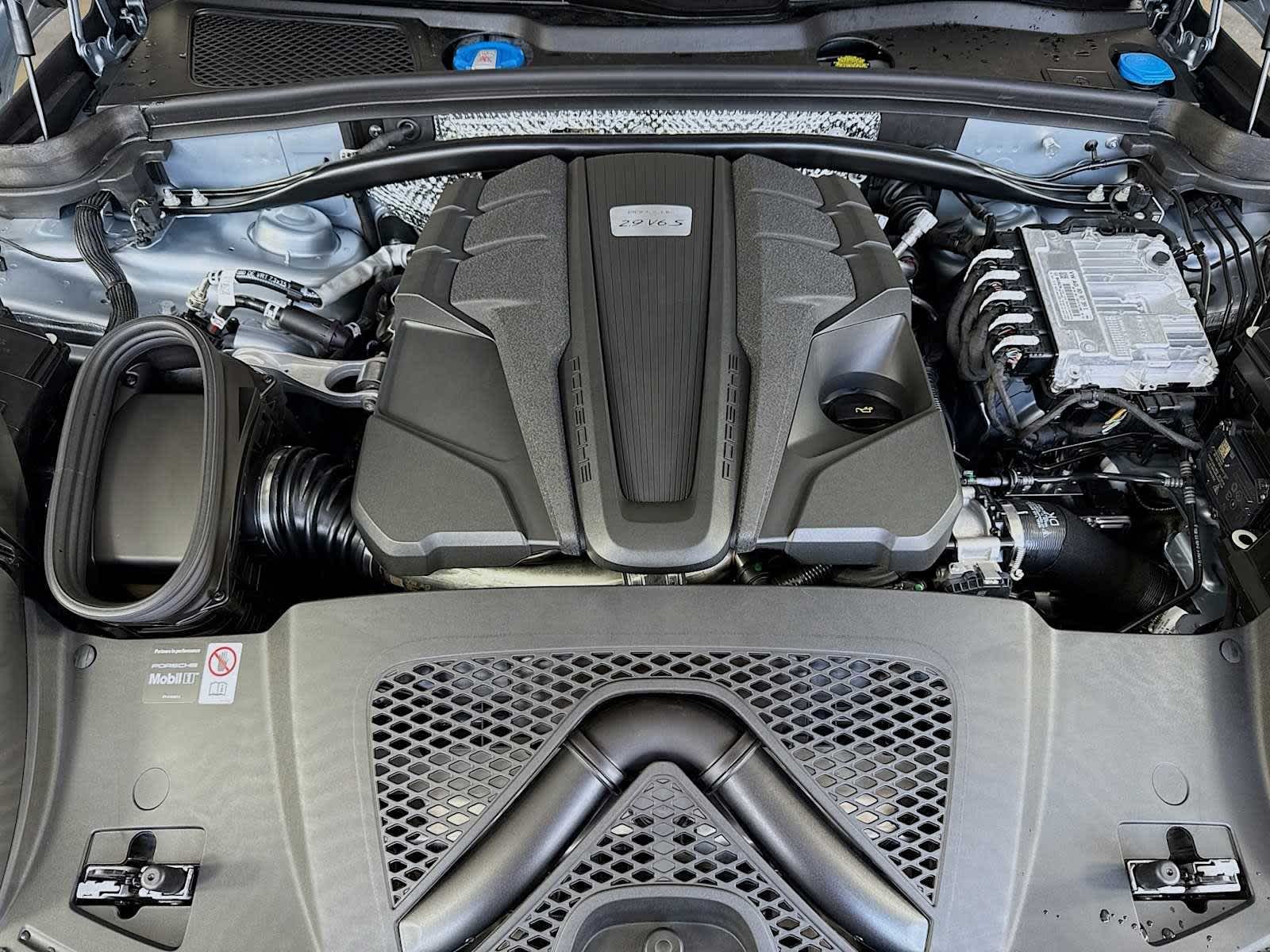 2025 Porsche Macan Macan S
