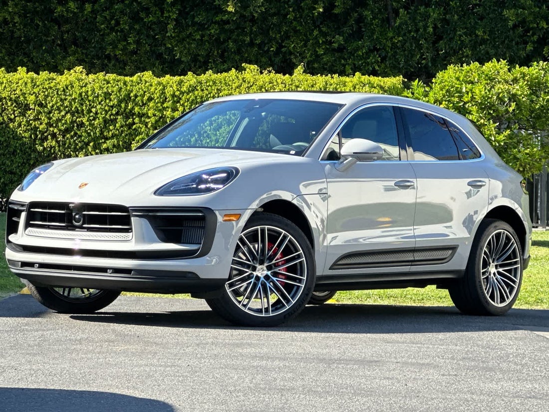 2026 Porsche Macan S — photo 1 of 33