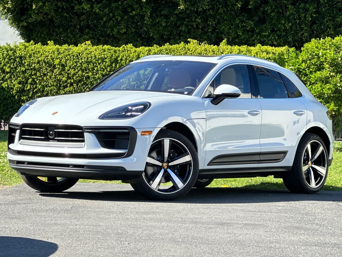 2026 Porsche Macan S — photo 1 of 33