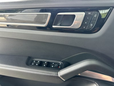 2022 Porsche Cayenne Turbo S E-Hybrid