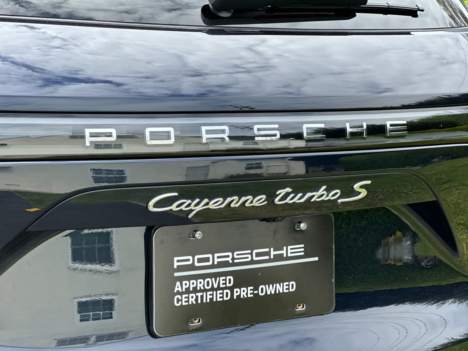 2022 Porsche Cayenne Turbo S E-Hybrid