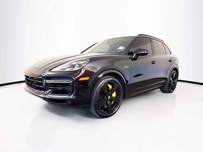 2023 Porsche Cayenne Turbo S E-Hybrid