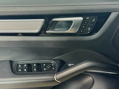 2023 Porsche Cayenne Turbo S E-Hybrid