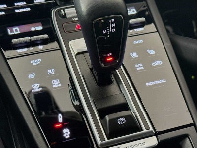 2023 Porsche Cayenne Turbo S E-Hybrid