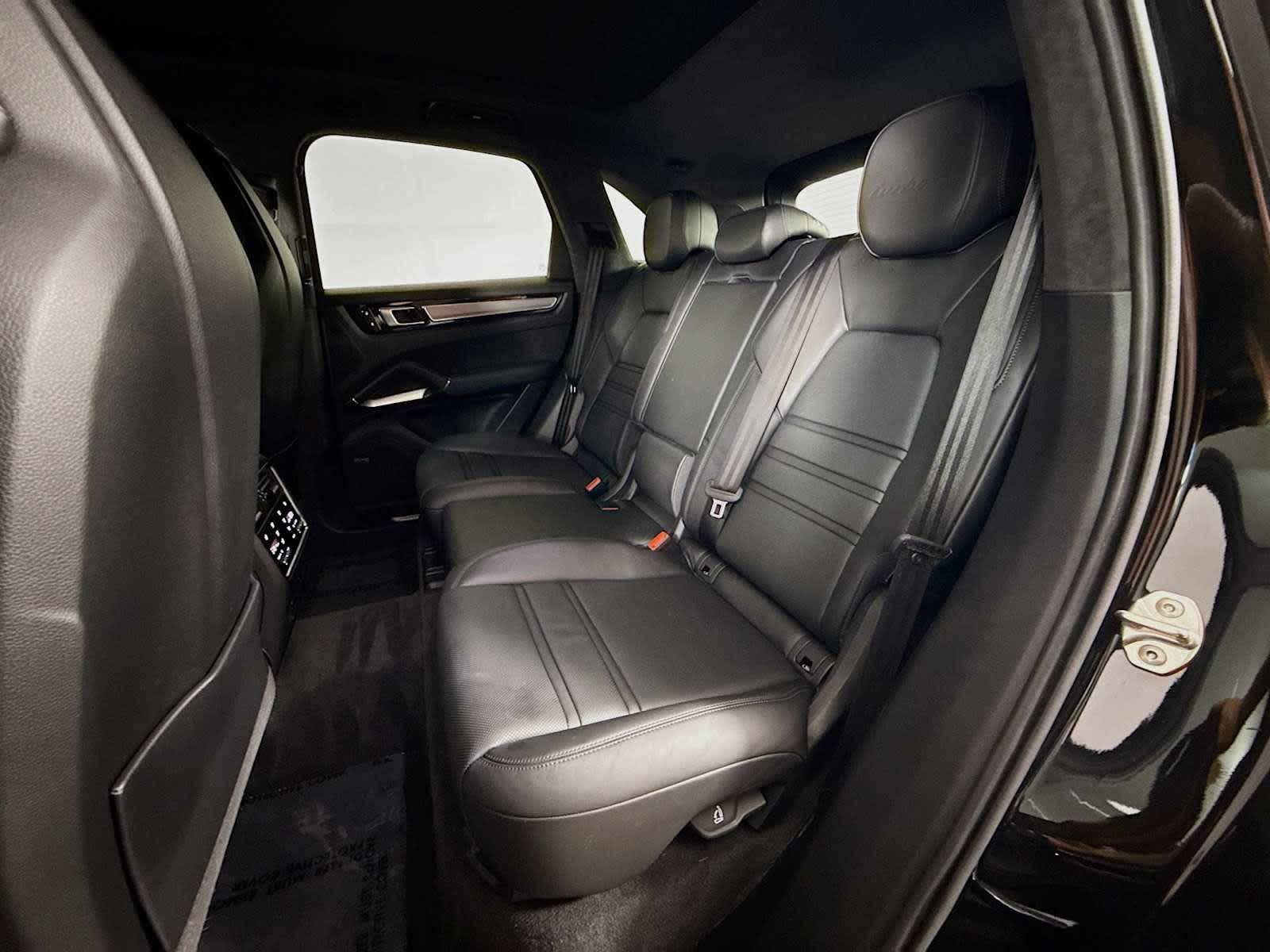 2023 Porsche Cayenne Turbo S E-Hybrid