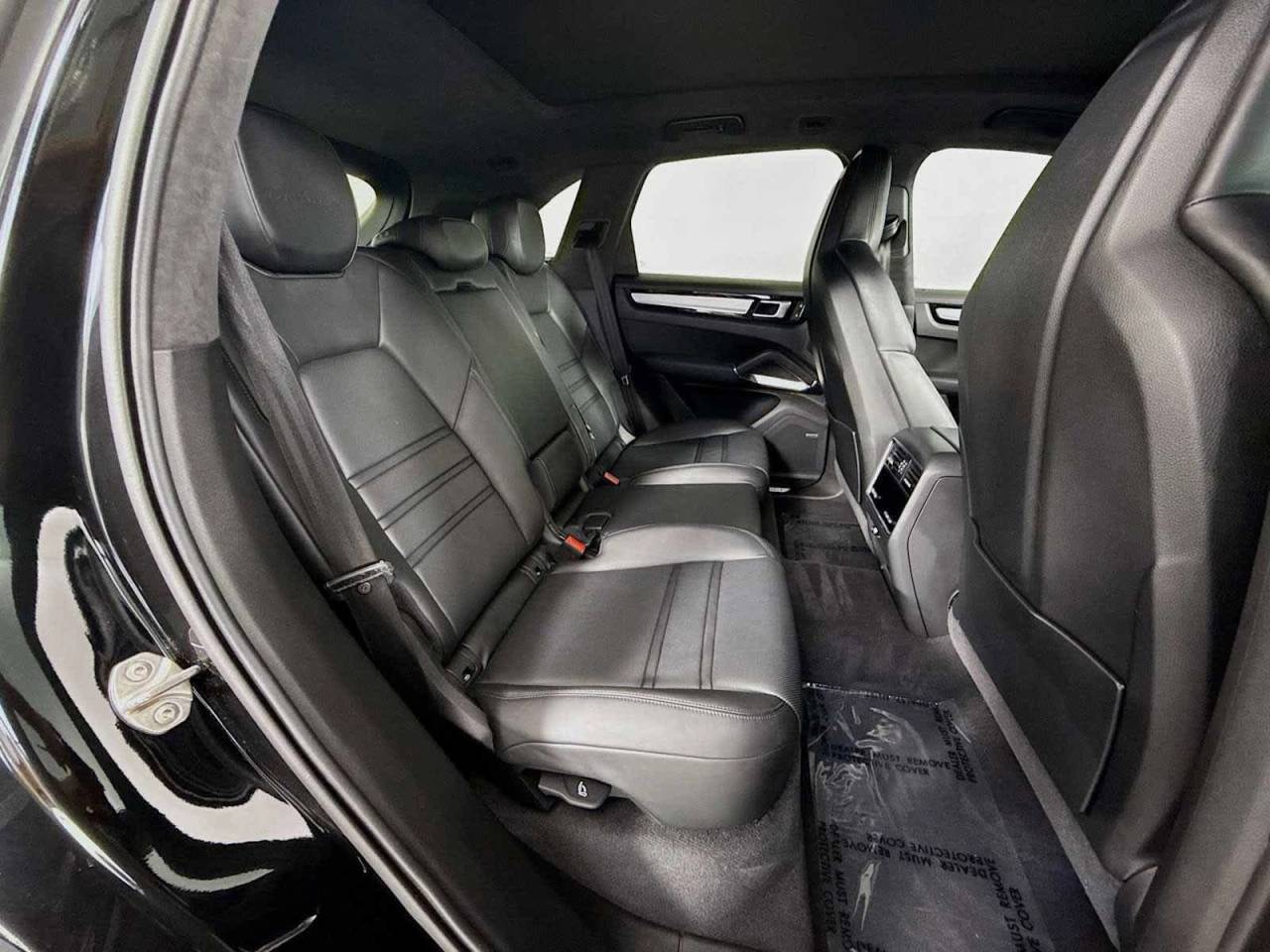 2023 Porsche Cayenne Turbo S E-Hybrid