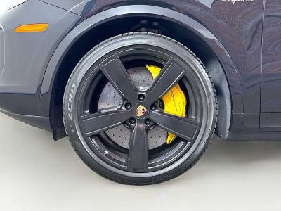 2023 Porsche Cayenne Turbo S E-Hybrid