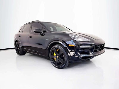 2023 Porsche Cayenne Turbo S E-Hybrid