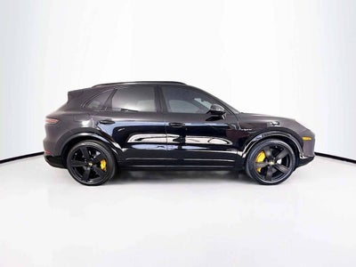 2023 Porsche Cayenne Turbo S E-Hybrid