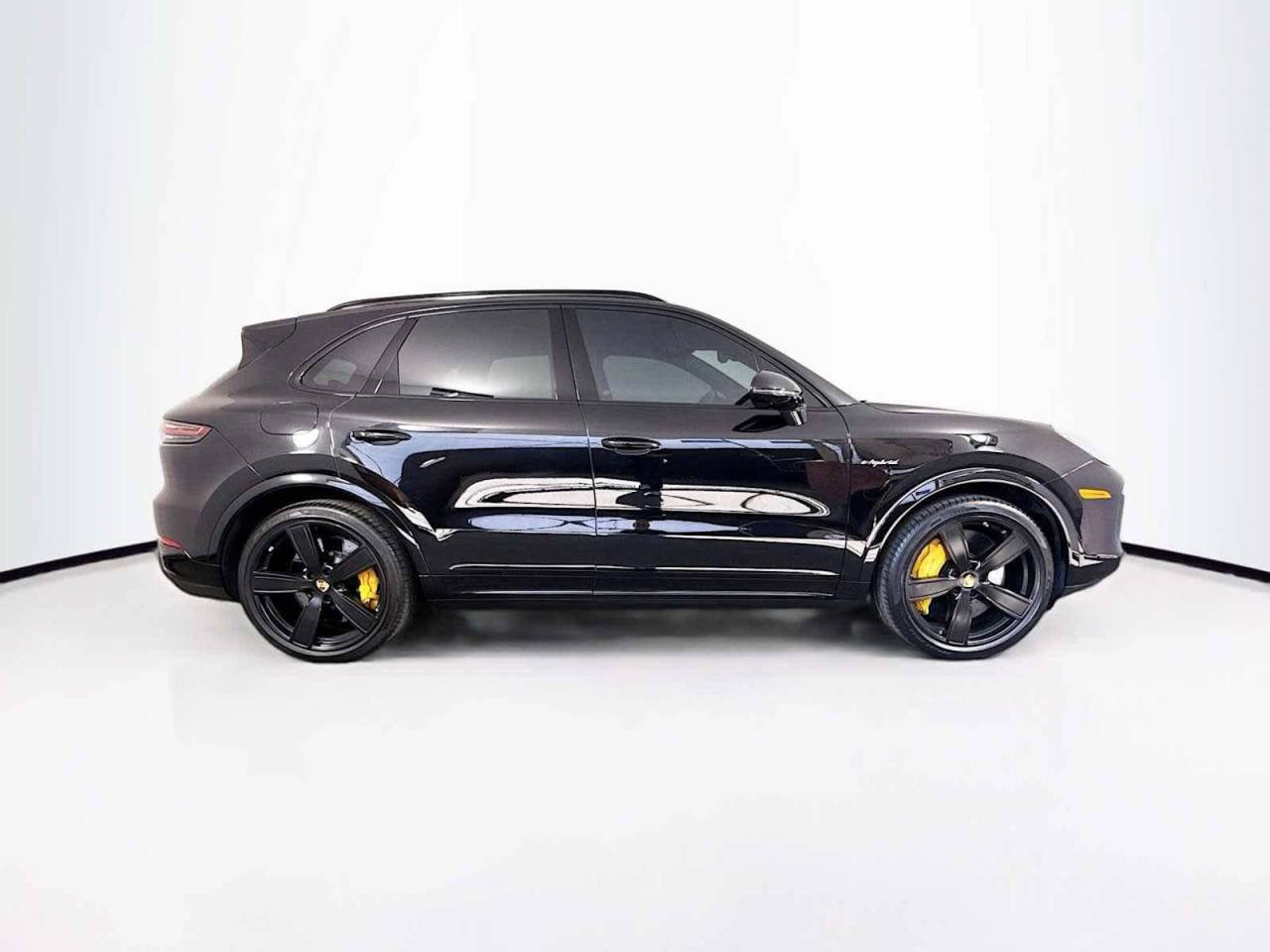 2023 Porsche Cayenne Turbo S E-Hybrid