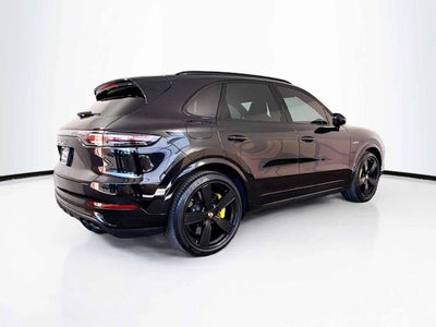 2023 Porsche Cayenne Turbo S E-Hybrid