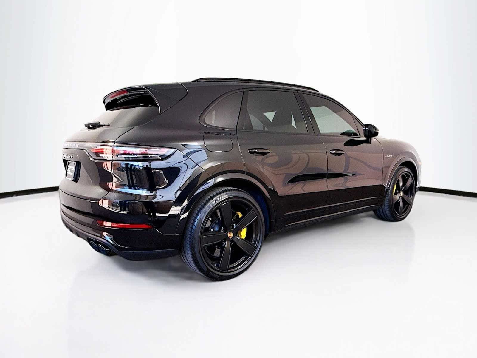 2023 Porsche Cayenne Turbo S E-Hybrid