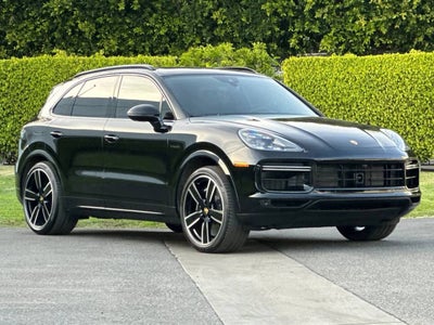 2023 Porsche Cayenne Turbo S E-Hybrid