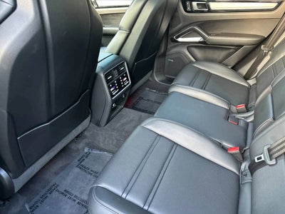 2023 Porsche Cayenne Turbo S E-Hybrid