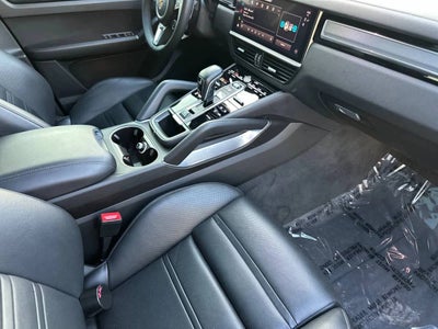 2023 Porsche Cayenne Turbo S E-Hybrid