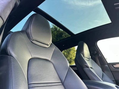 2023 Porsche Cayenne Turbo S E-Hybrid