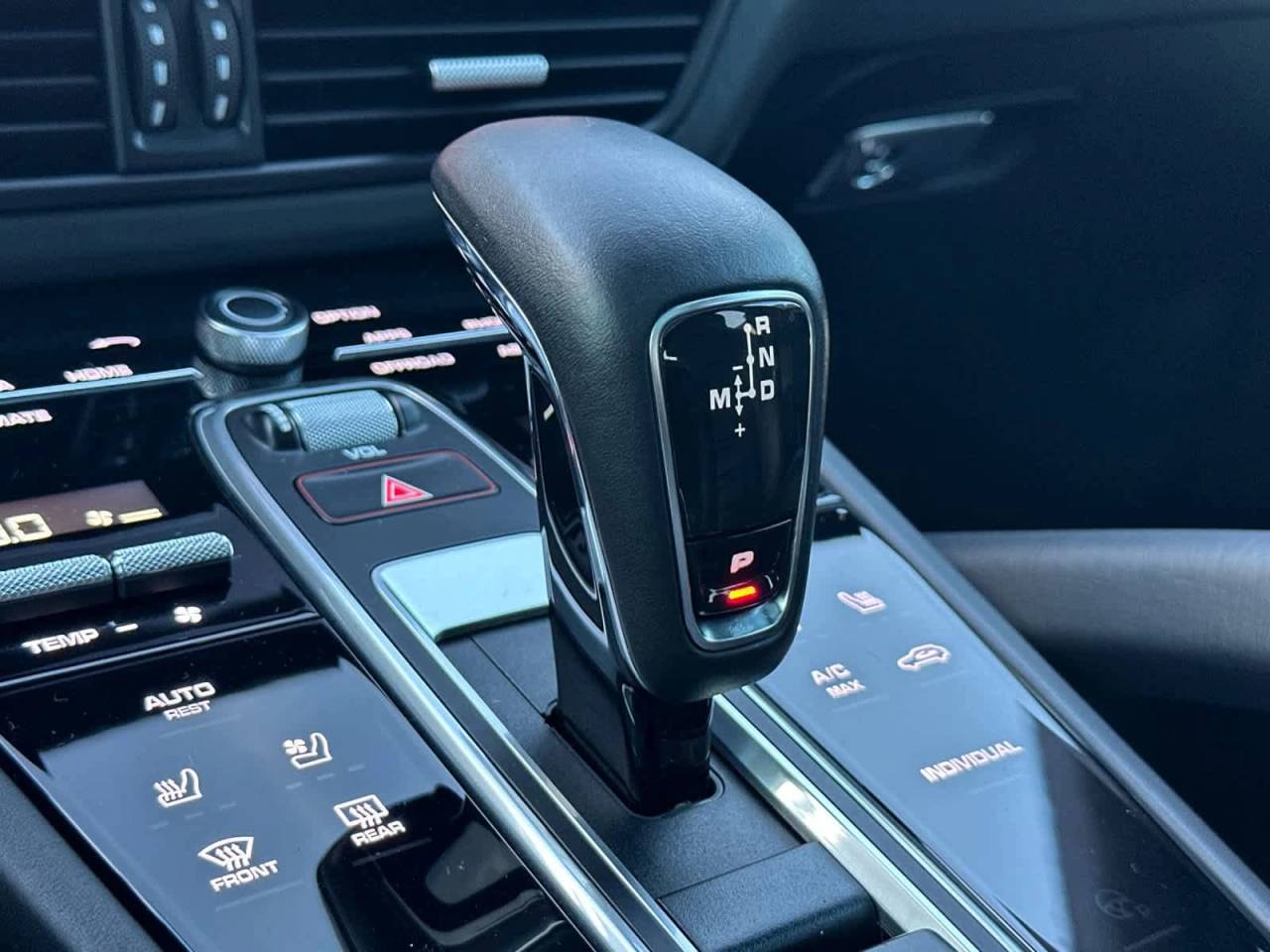 2023 Porsche Cayenne Turbo S E-Hybrid