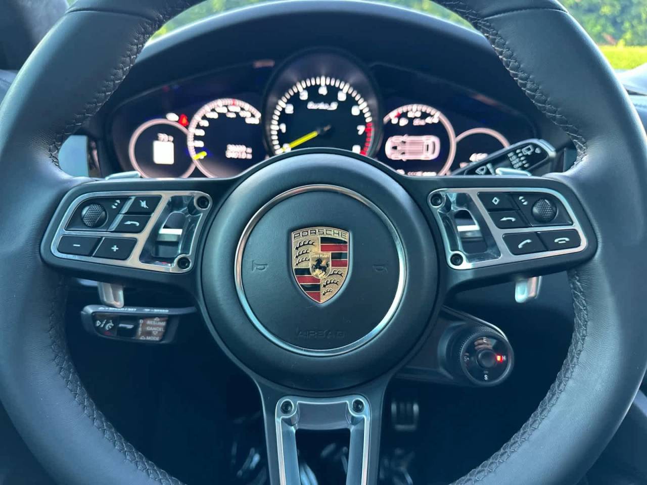 2023 Porsche Cayenne Turbo S E-Hybrid