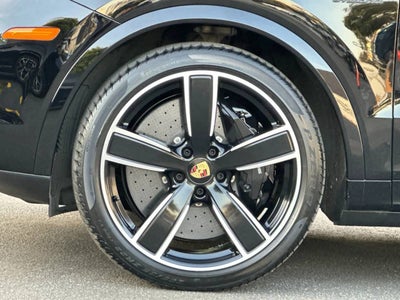 2023 Porsche Cayenne Turbo S E-Hybrid