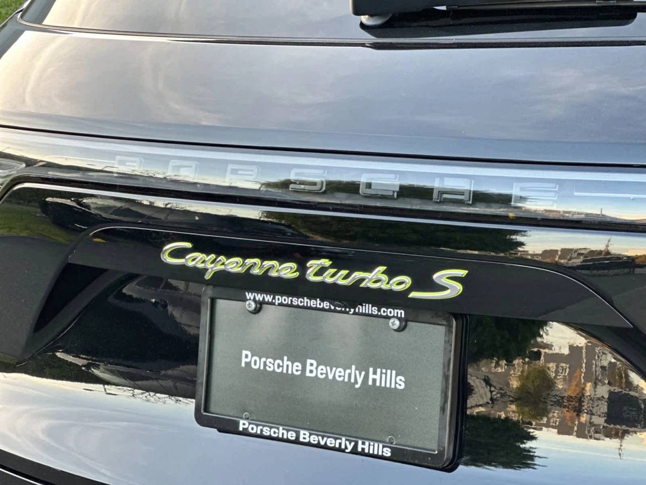 2023 Porsche Cayenne Turbo S E-Hybrid