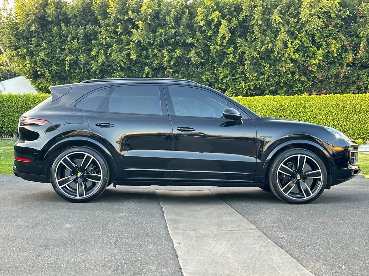 2023 Porsche Cayenne Turbo S E-Hybrid