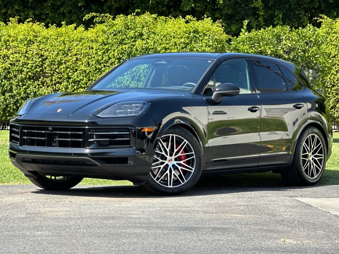 2026 Porsche Cayenne S — photo 1 of 34