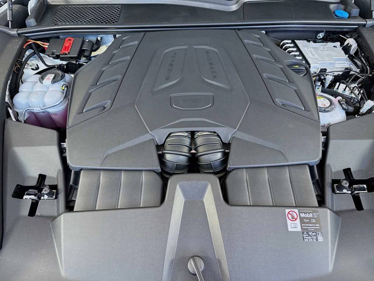 2025 Porsche Cayenne Turbo E-Hybrid