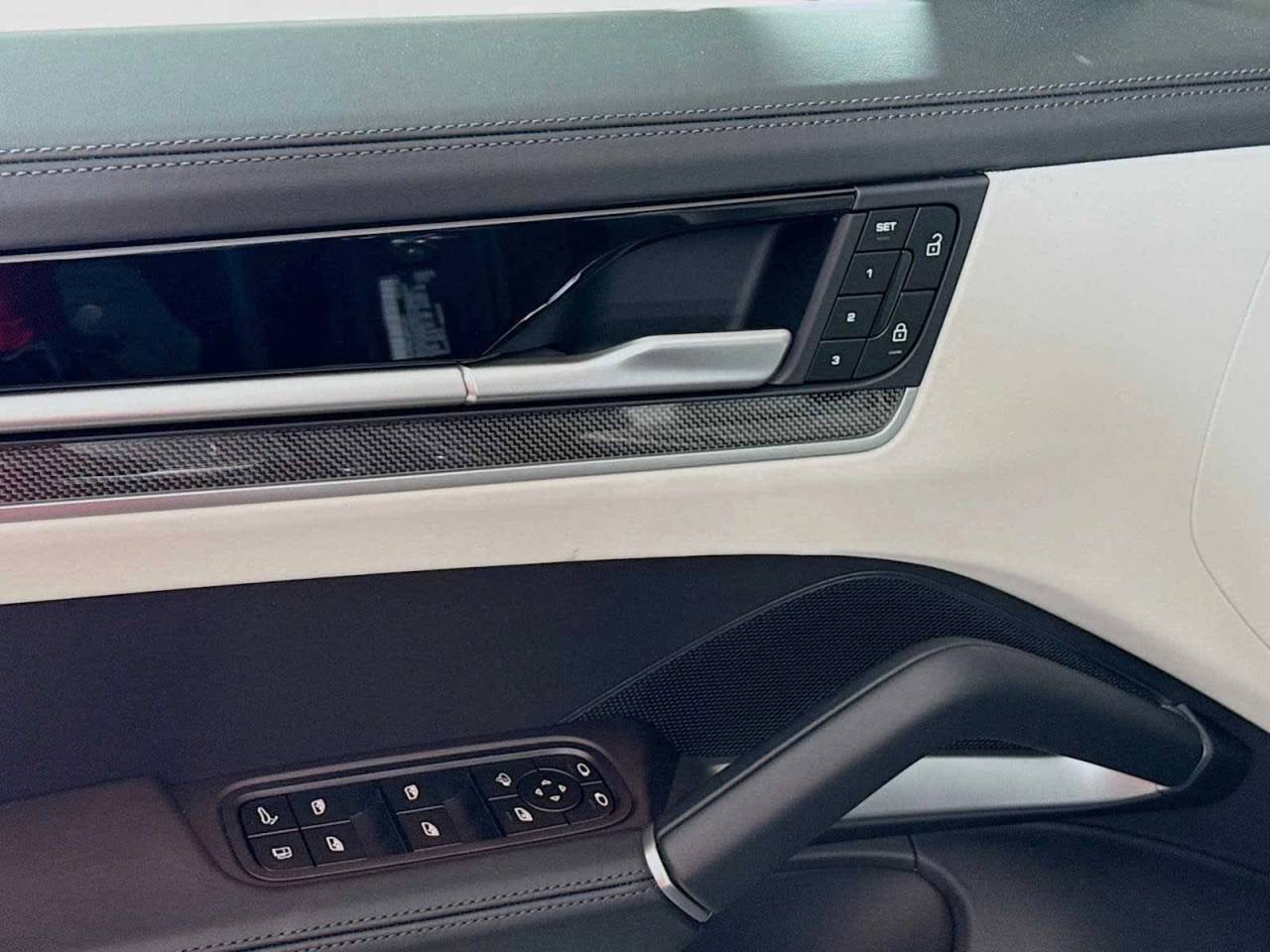 2025 Porsche Cayenne Turbo E-Hybrid