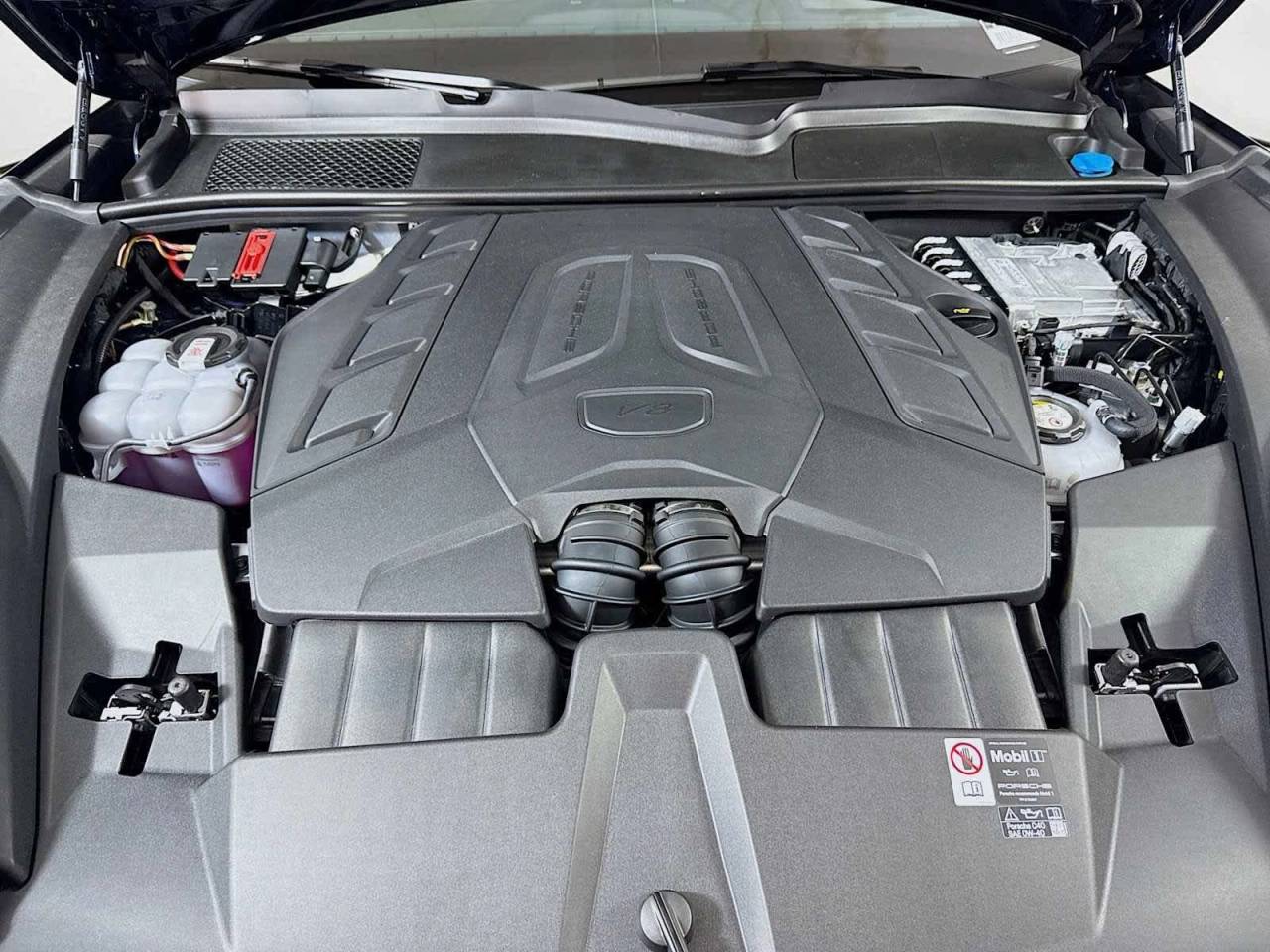 2025 Porsche Cayenne Turbo E-Hybrid