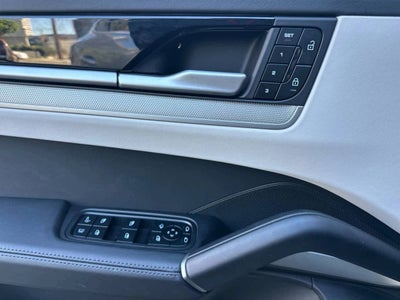 2025 Porsche Cayenne S E-Hybrid