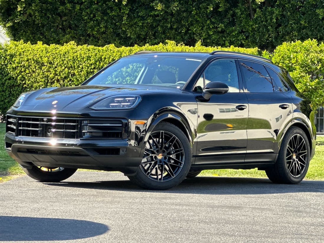 2026 Porsche Cayenne S E-Hybrid — photo 1 of 34
