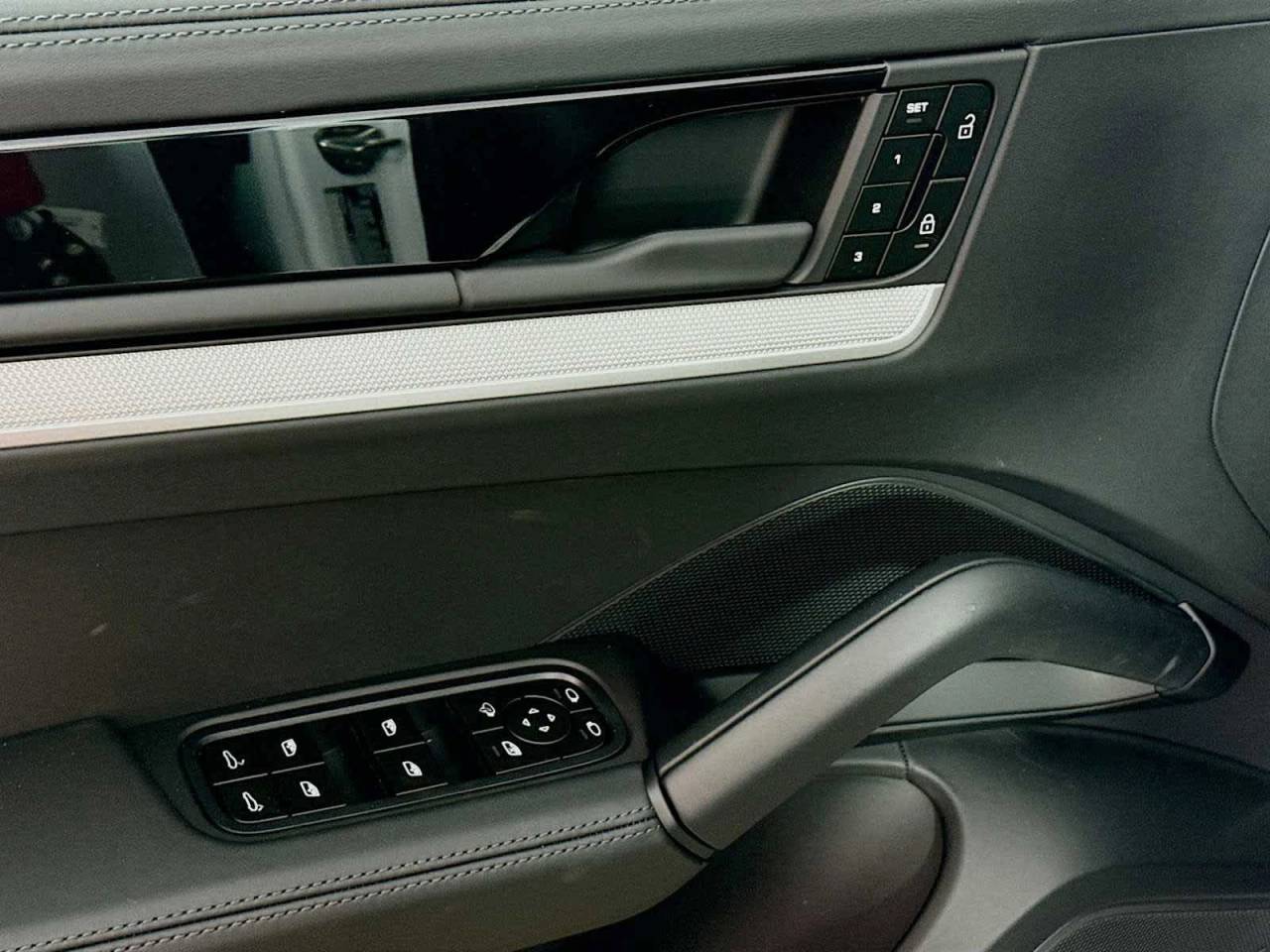 2025 Porsche Cayenne Coupe AWD