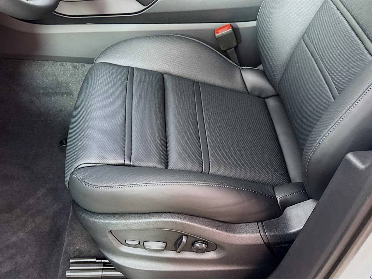 2025 Porsche Cayenne Coupe AWD