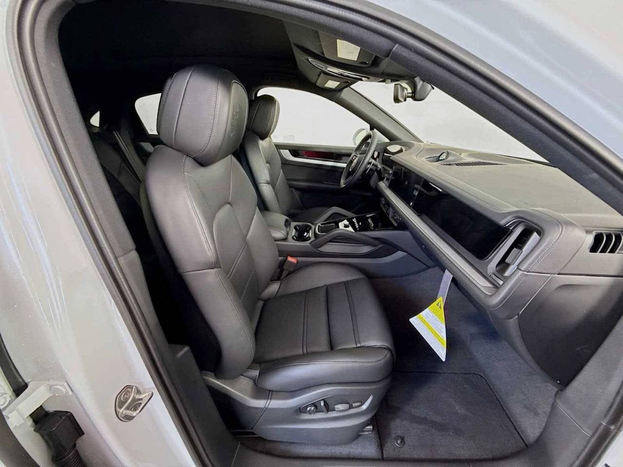 2025 Porsche Cayenne Coupe AWD