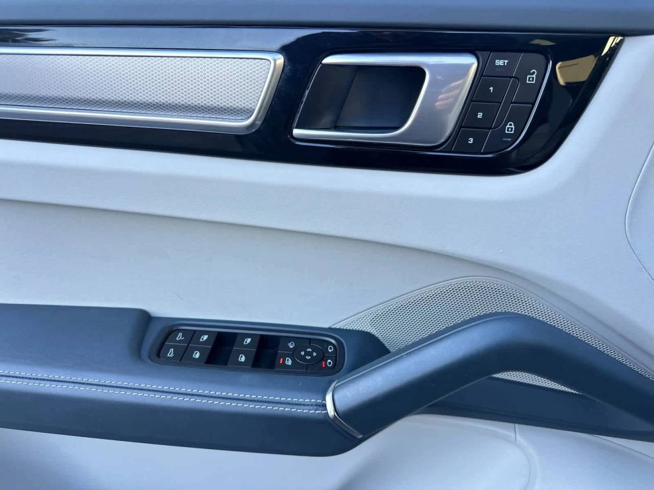 2023 Porsche Cayenne Coupe Platinum Edition