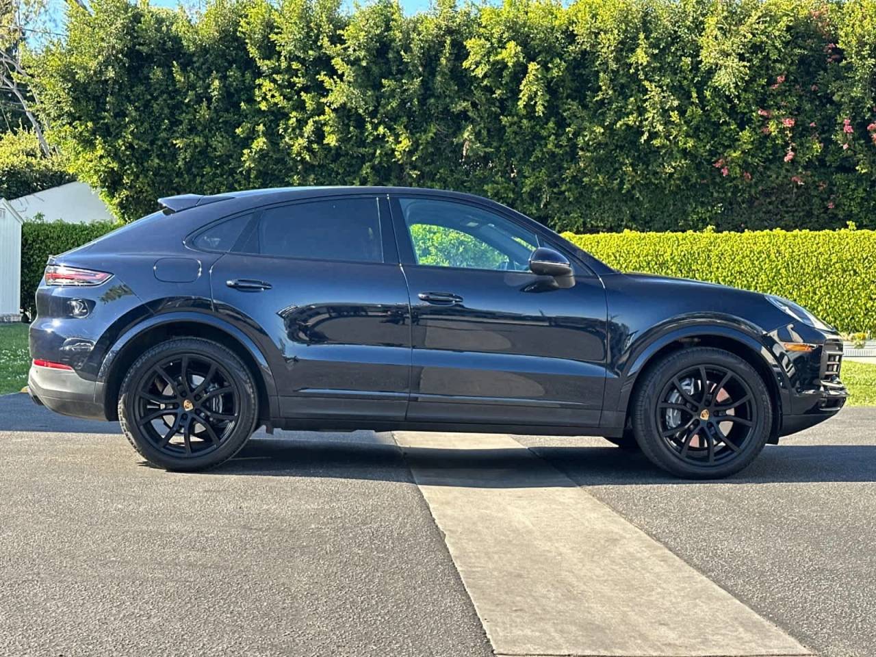 2023 Porsche Cayenne Coupe Platinum Edition