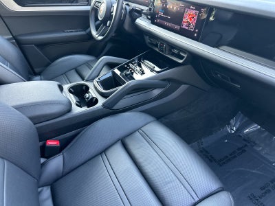 2024 Porsche Cayenne Base