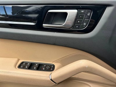 2022 Porsche Cayenne Base
