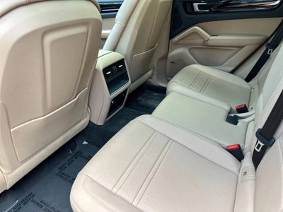 2022 Porsche Cayenne Base
