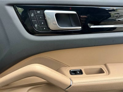 2022 Porsche Cayenne Base