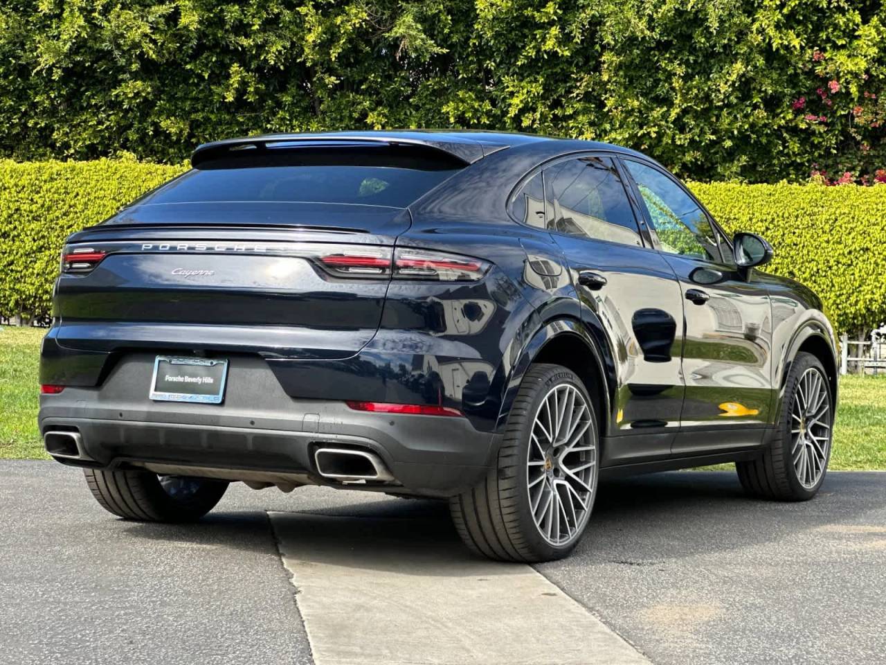 2022 Porsche Cayenne Base