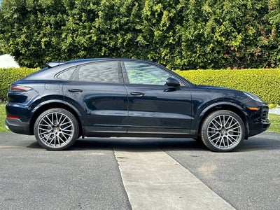 2022 Porsche Cayenne Base