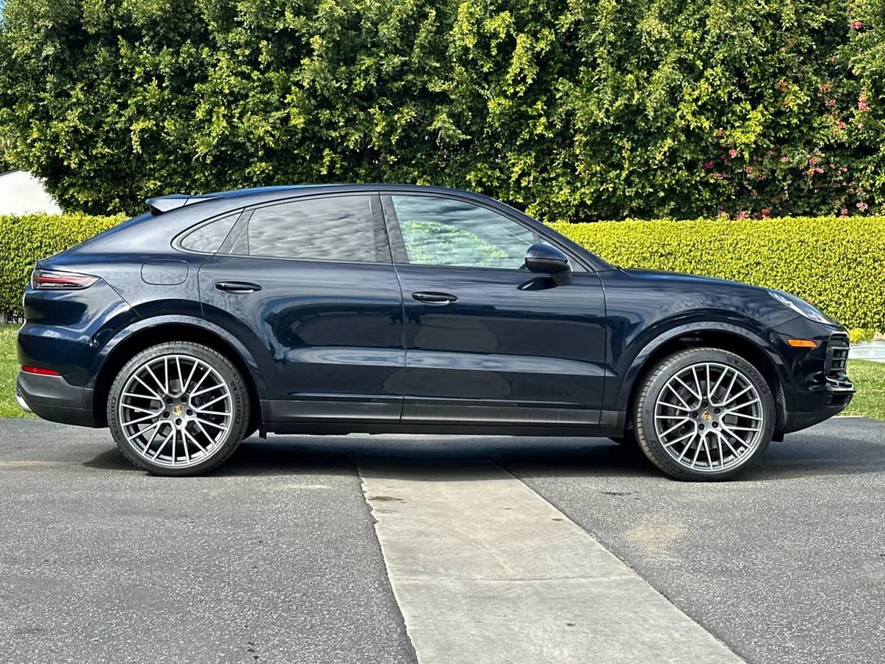2022 Porsche Cayenne Base