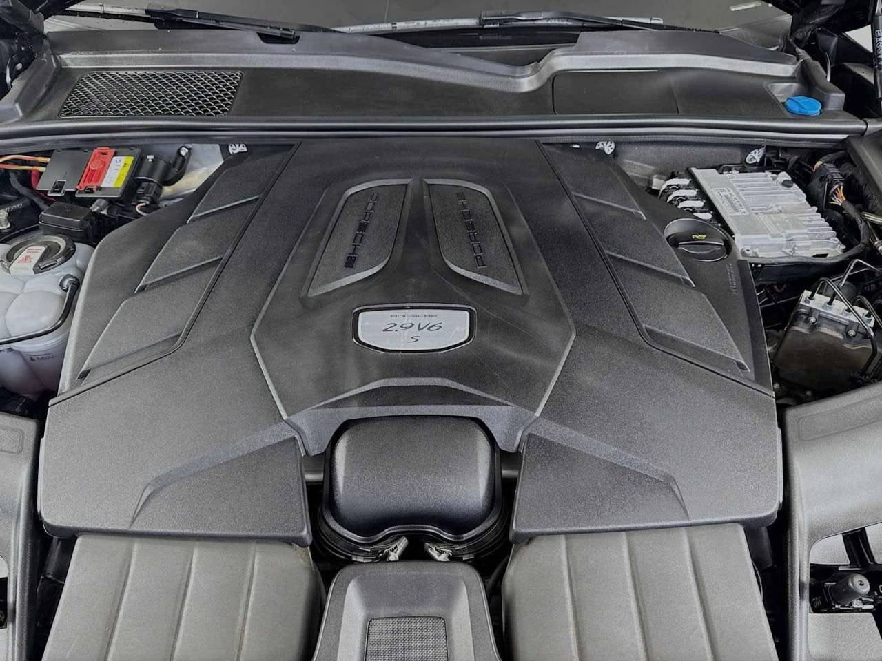 2022 Porsche Cayenne S Coupe