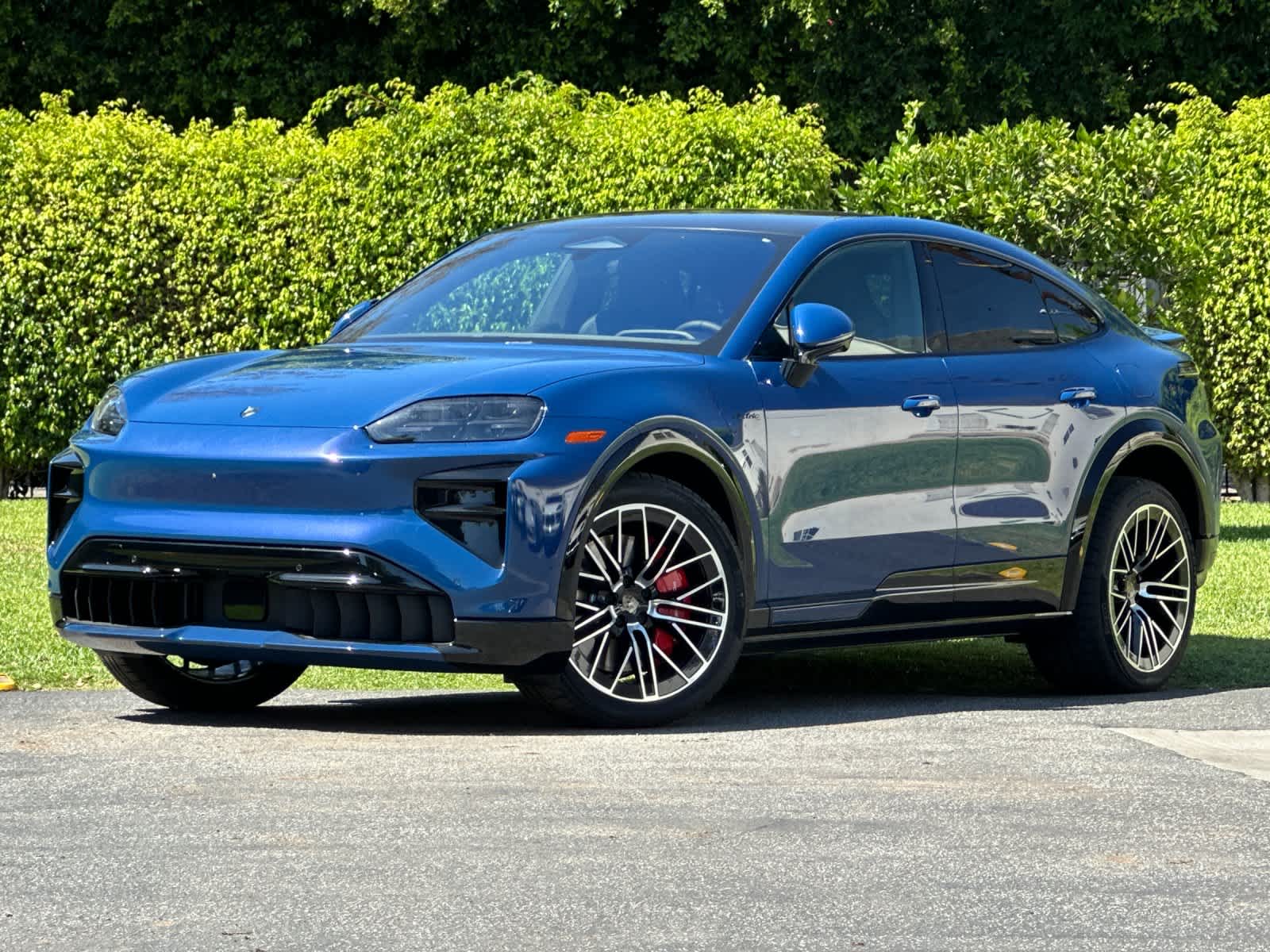 2026 Porsche Cayenne Cayenne Turbo Coupe Electric